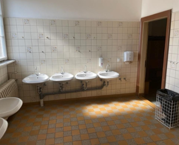 Doppelturnhalle Waschraum
